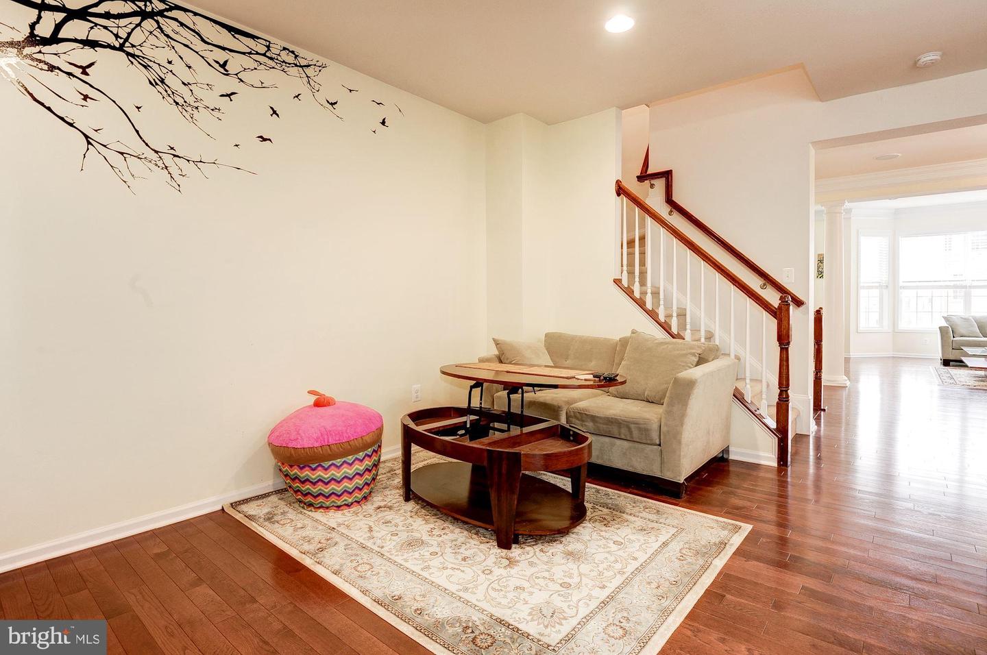 43237 Mitcham Sq Property Photo 14