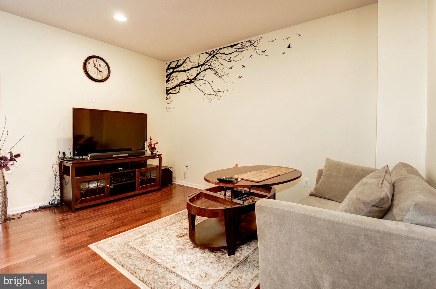 43237 Mitcham Sq Property Photo 16