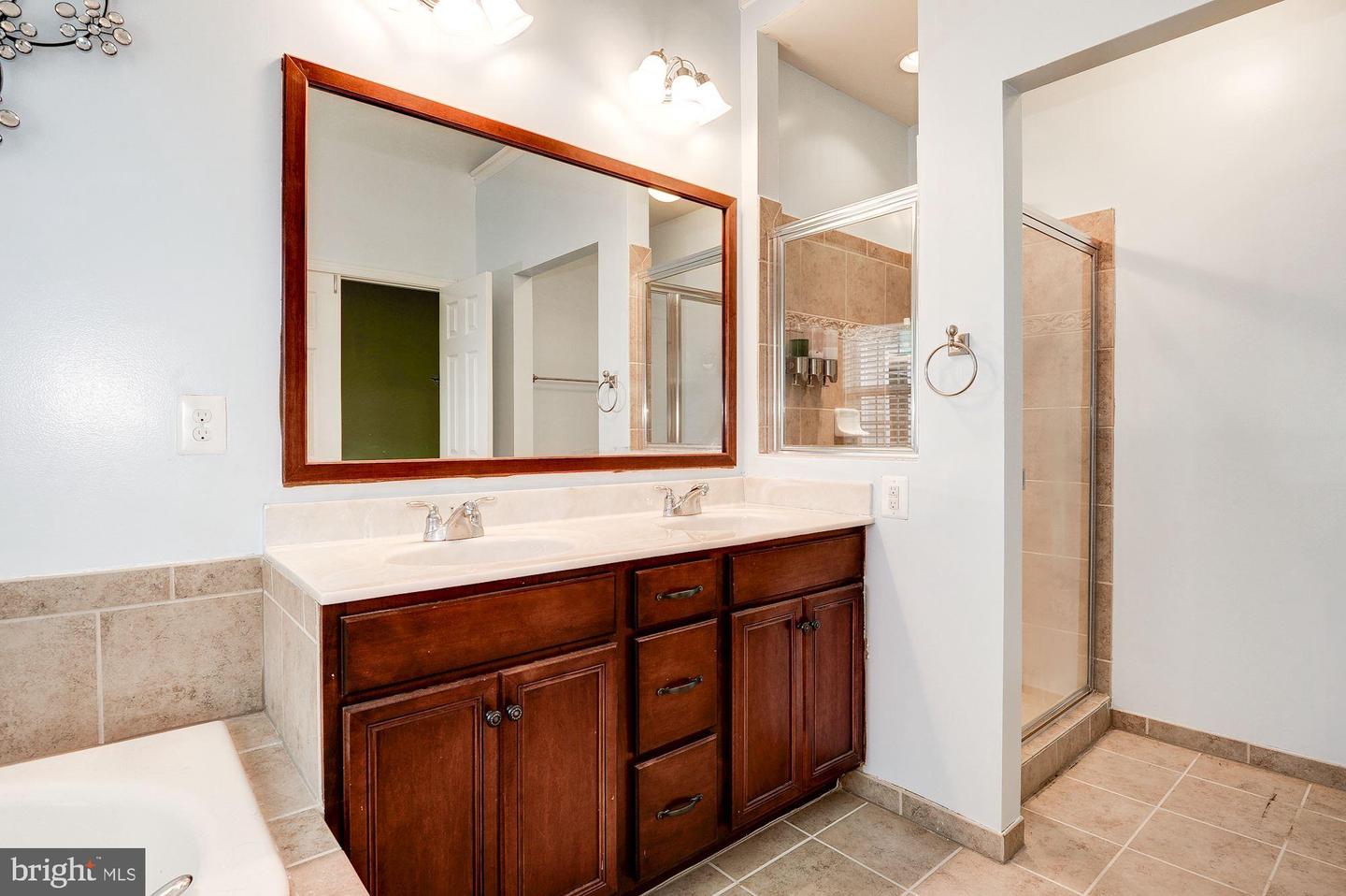 43237 Mitcham Sq Property Photo 28