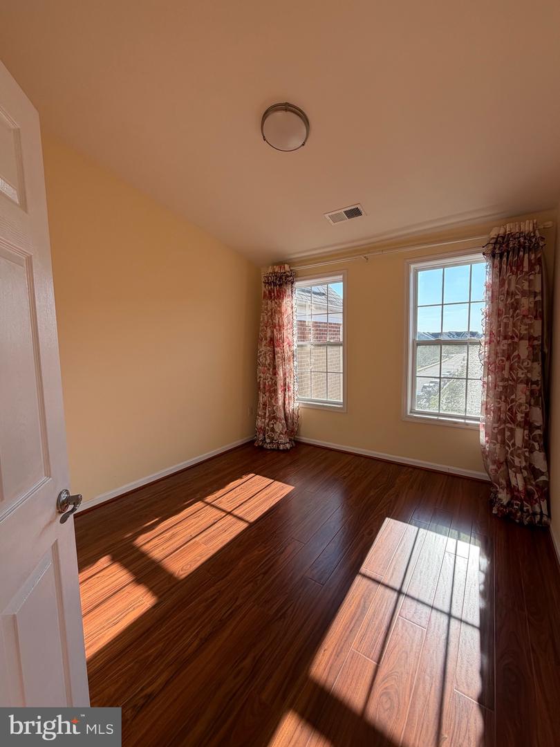 43237 Mitcham Sq Property Photo 41