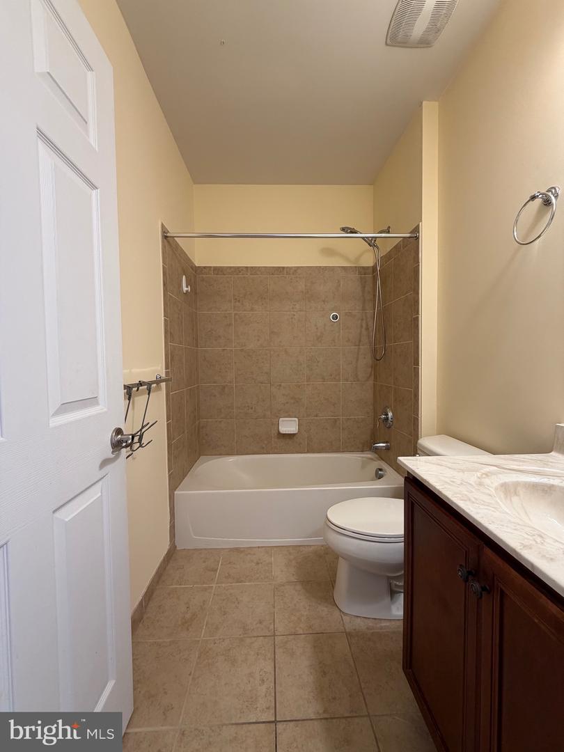 43237 Mitcham Sq Property Photo 43