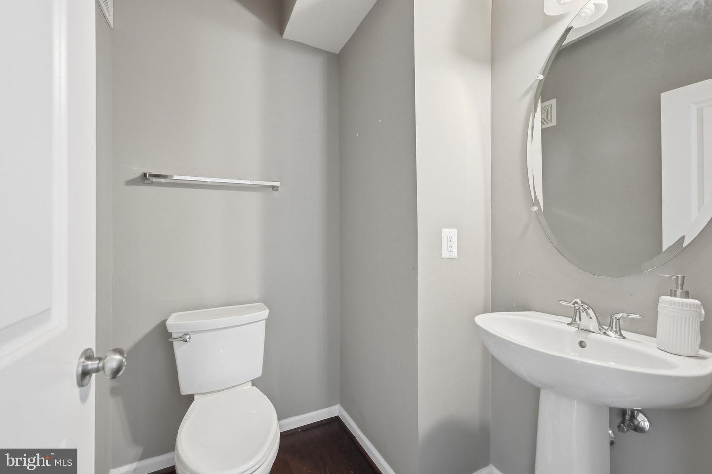24537 Glenville Grove Ter Property Photo 6