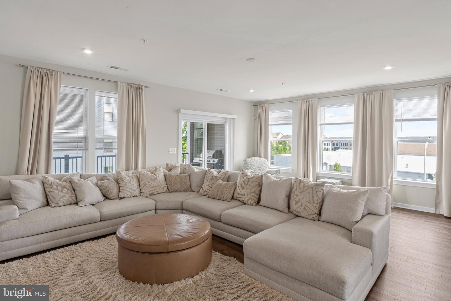 20362 Newfoundland Sq Property Photo 2