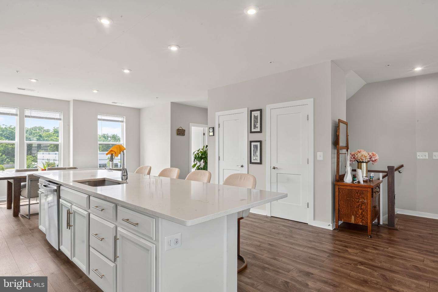 20362 Newfoundland Sq Property Photo 6