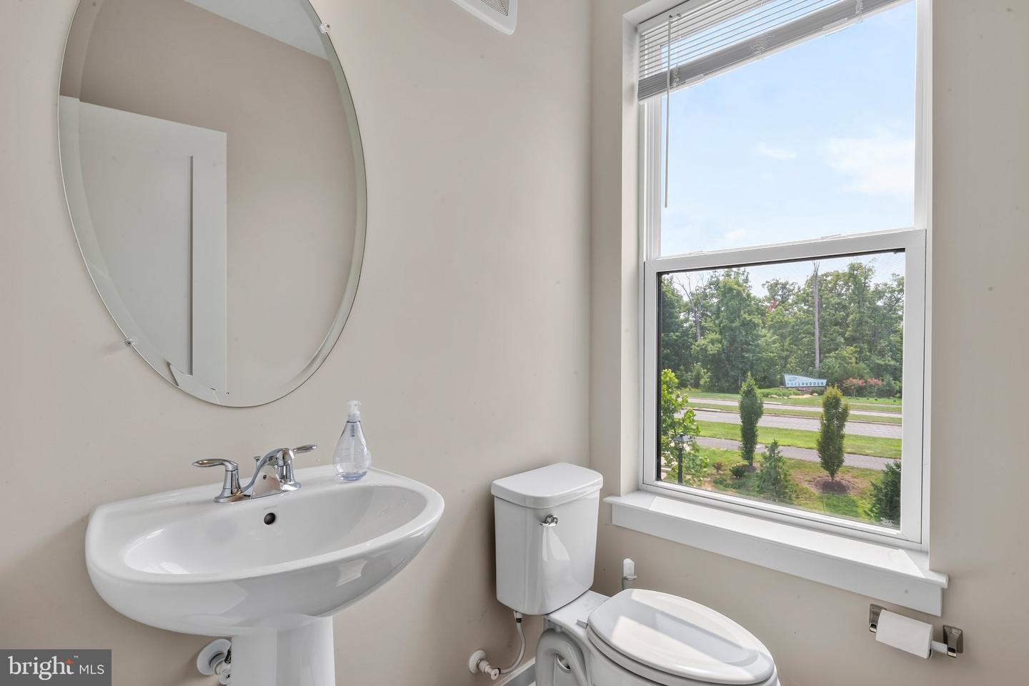 20362 Newfoundland Sq Property Photo 12