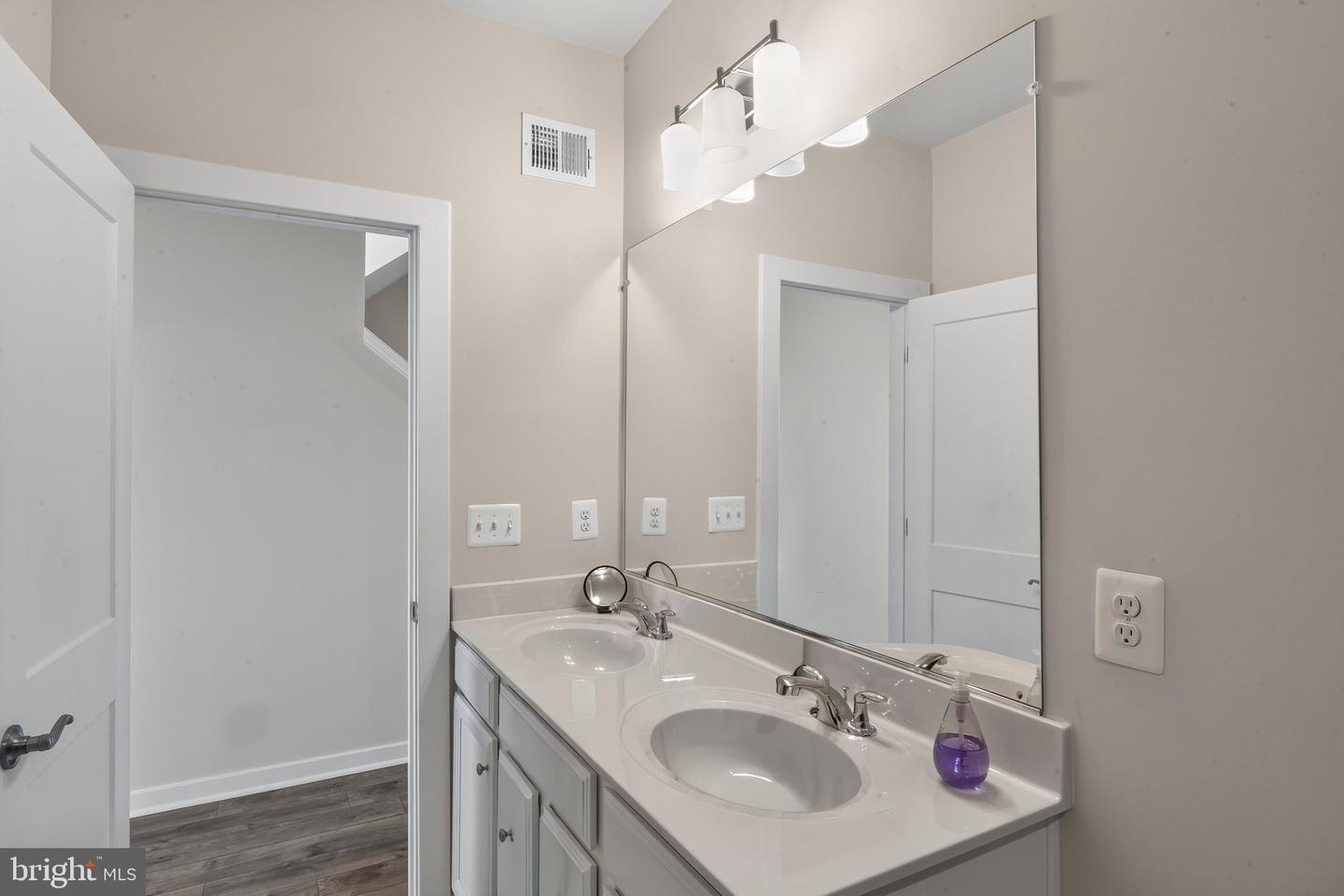 20362 Newfoundland Sq Property Photo 26
