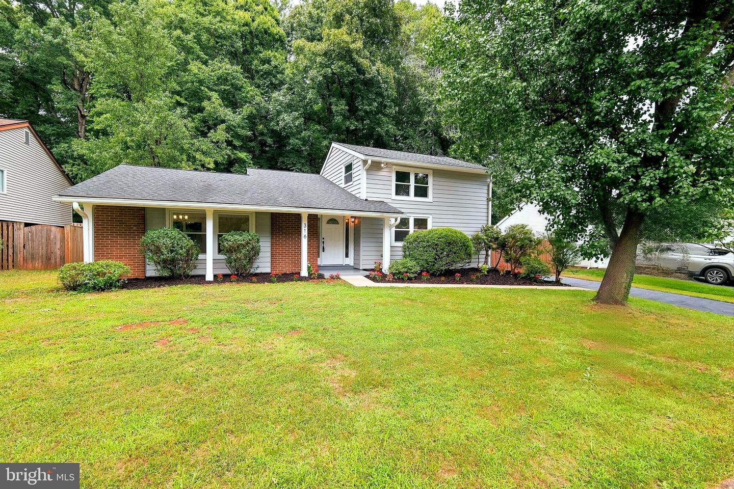 316 Sugarland Run Dr Property Photo 1