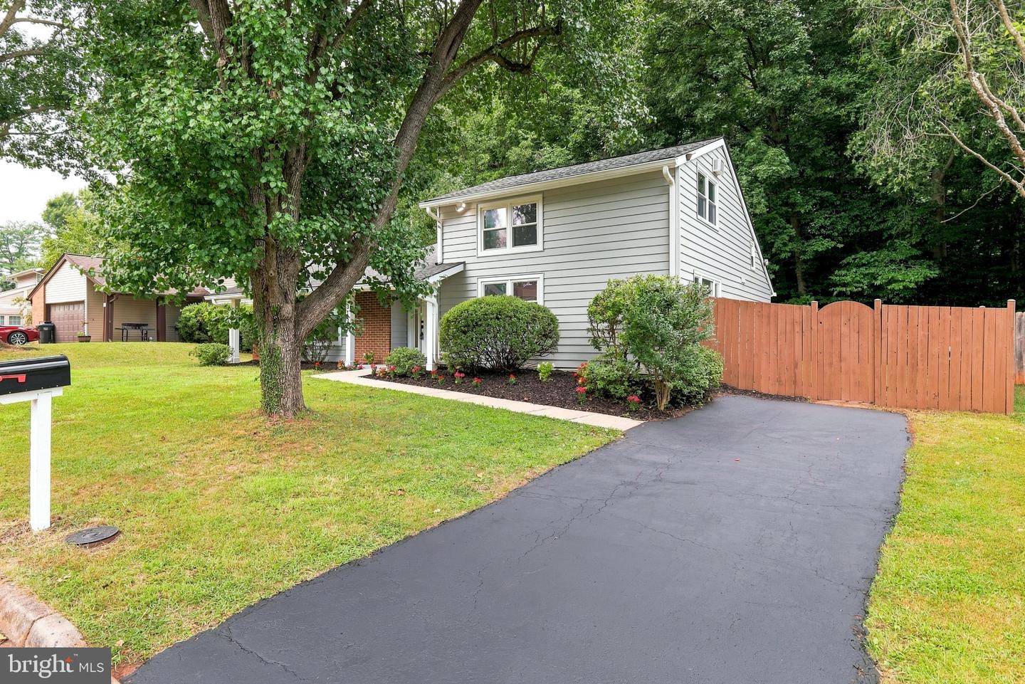 316 Sugarland Run Dr Property Photo 2