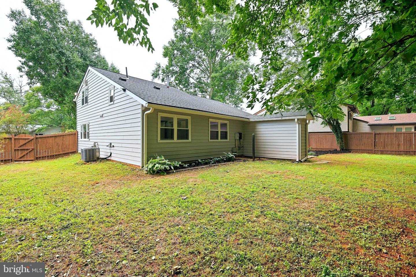 316 Sugarland Run Dr Property Photo 3