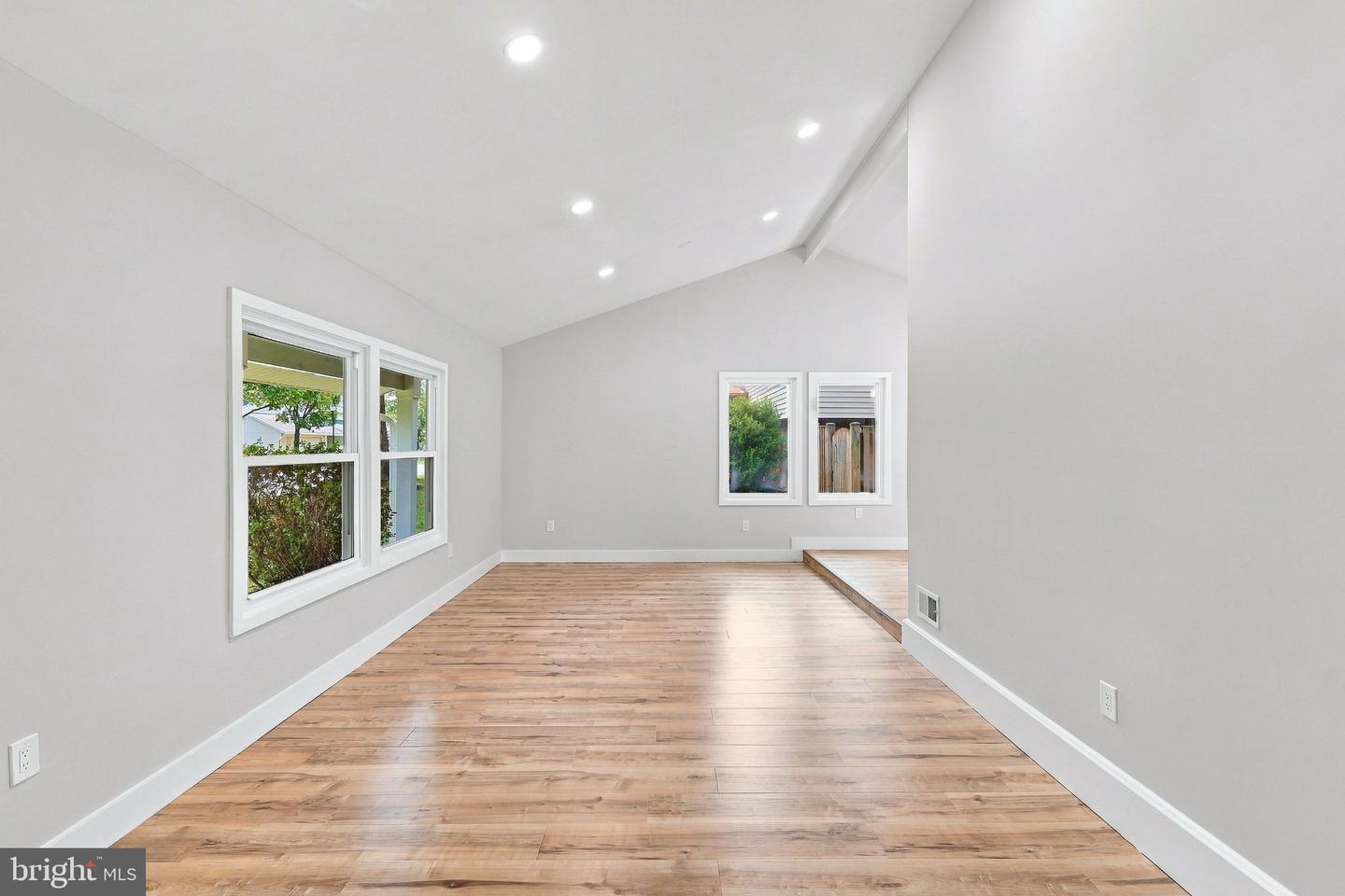 316 Sugarland Run Dr Property Photo 10