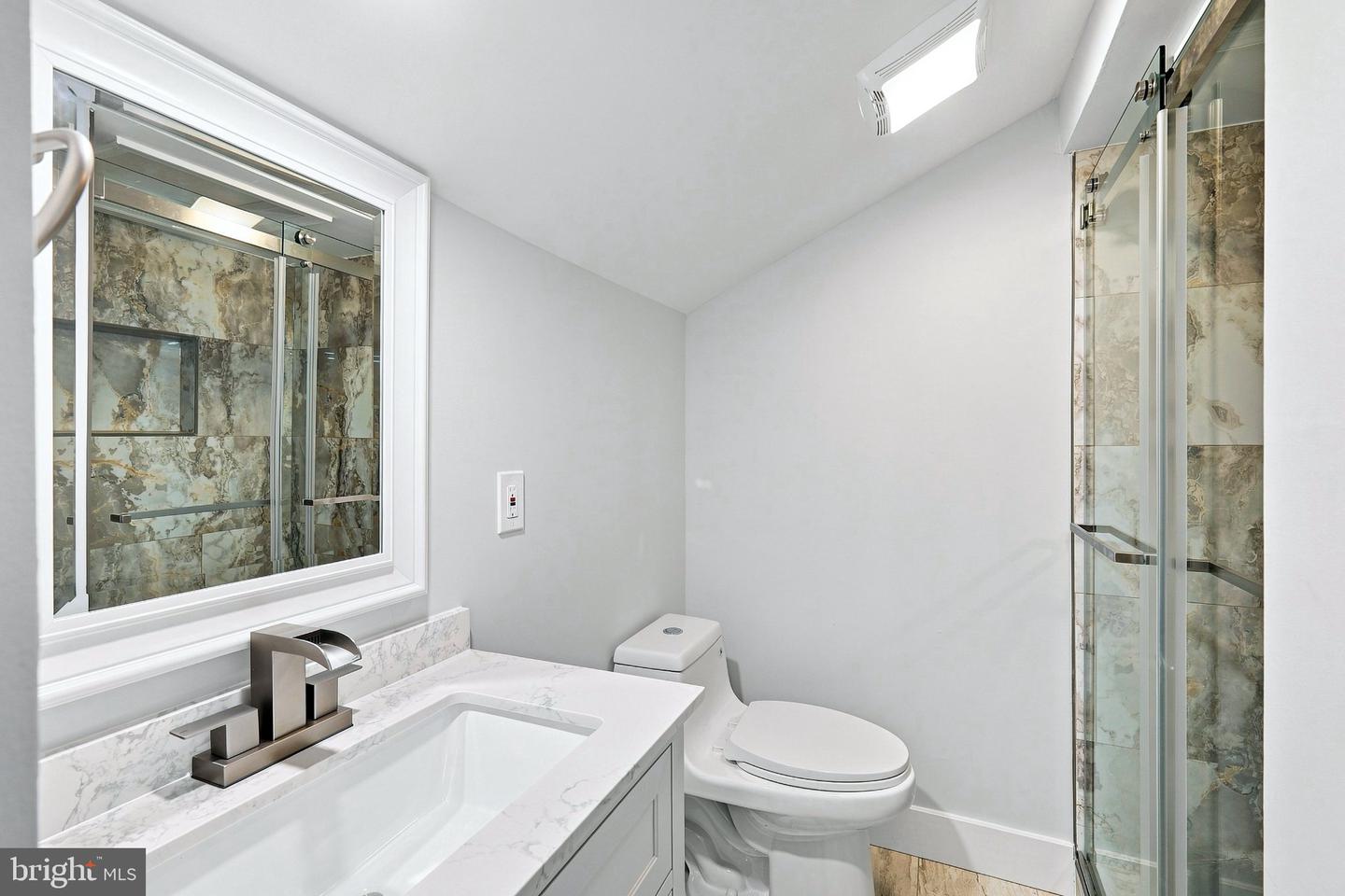 316 Sugarland Run Dr Property Photo 31