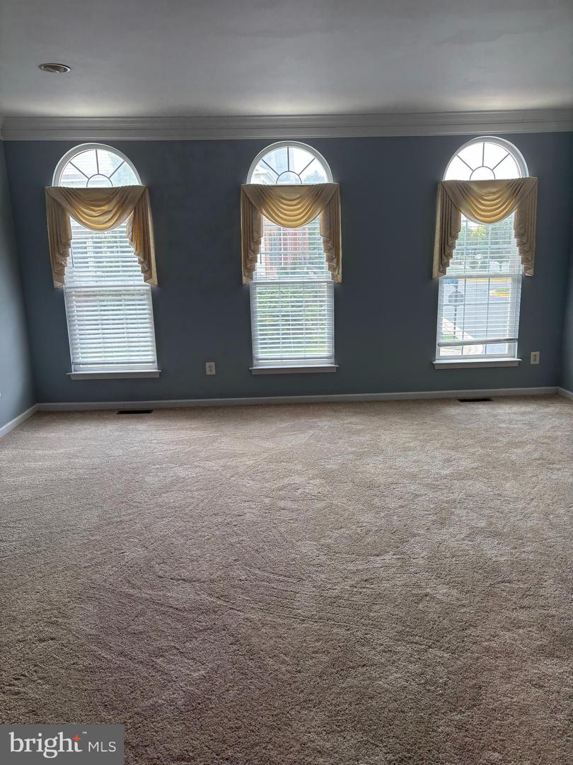 42902 Overly Sq Property Photo 3