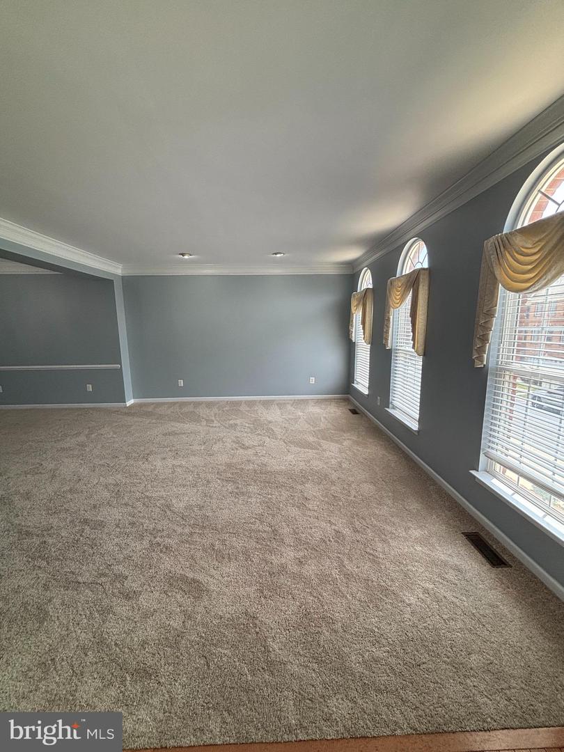 42902 Overly Sq Property Photo 4