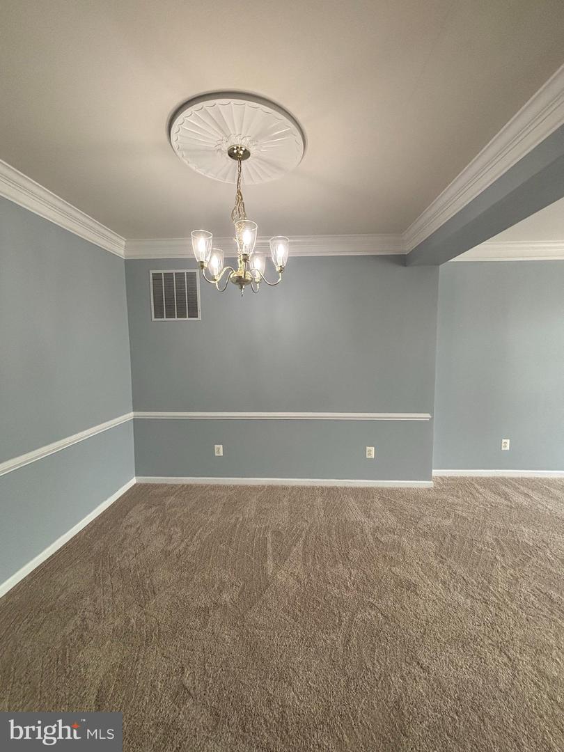 42902 Overly Sq Property Photo 6