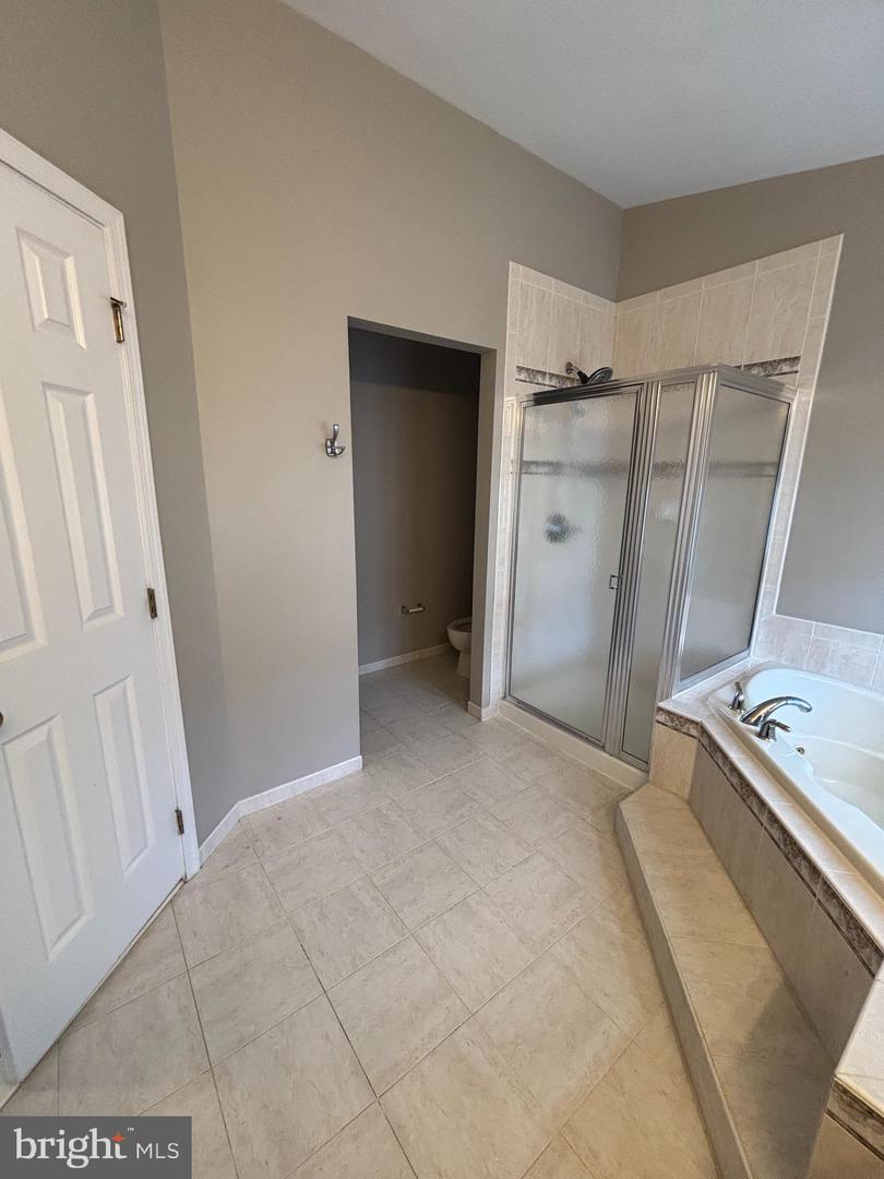 42902 Overly Sq Property Photo 24