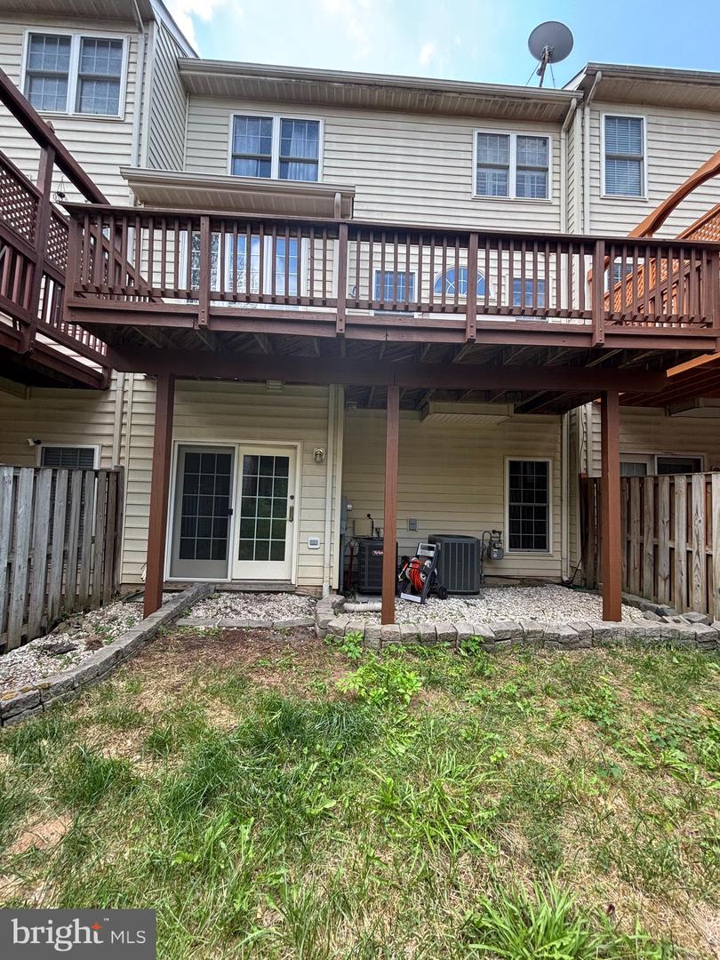 42902 Overly Sq Property Photo 27