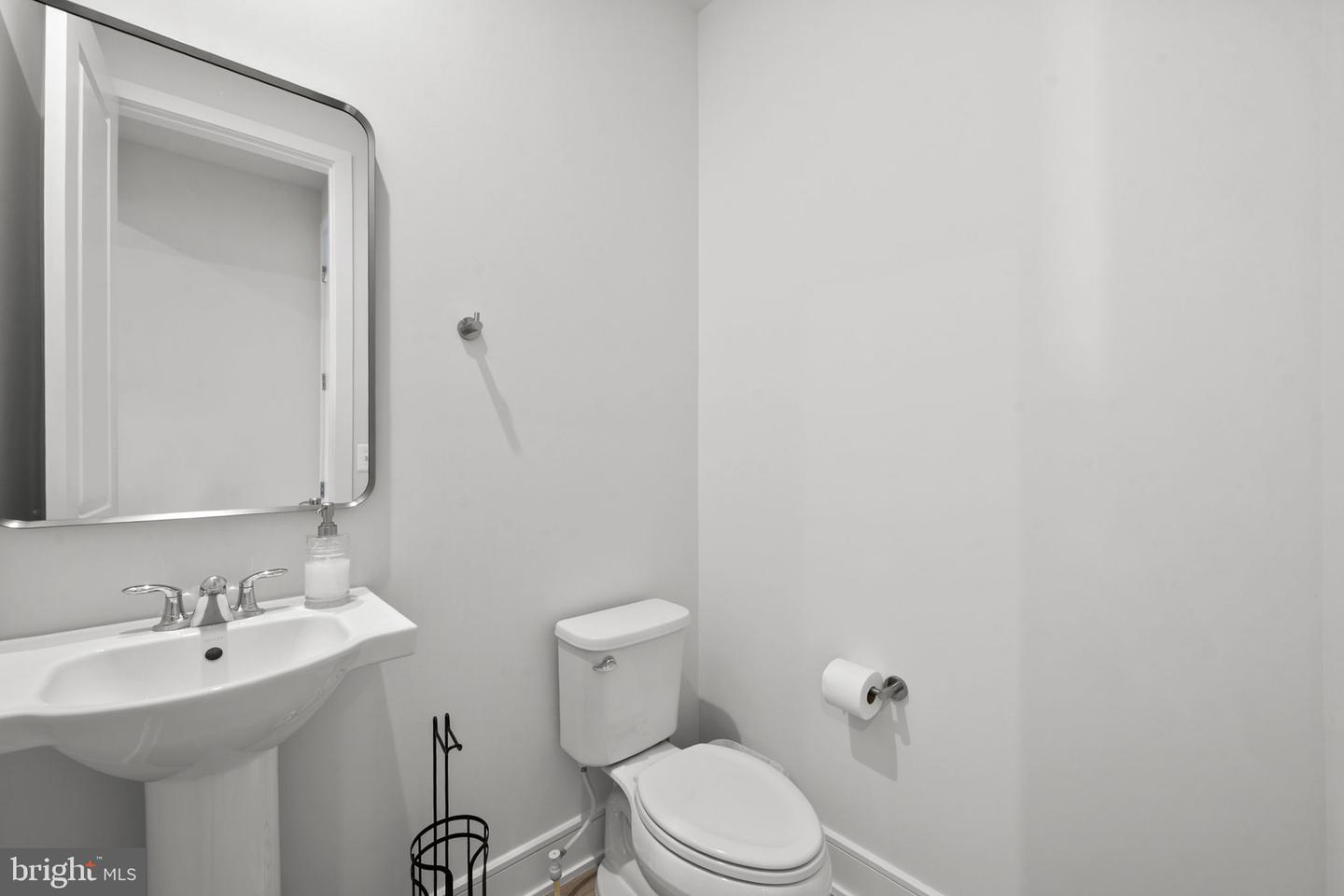 23055 Blue Eagle Ter Property Photo 5