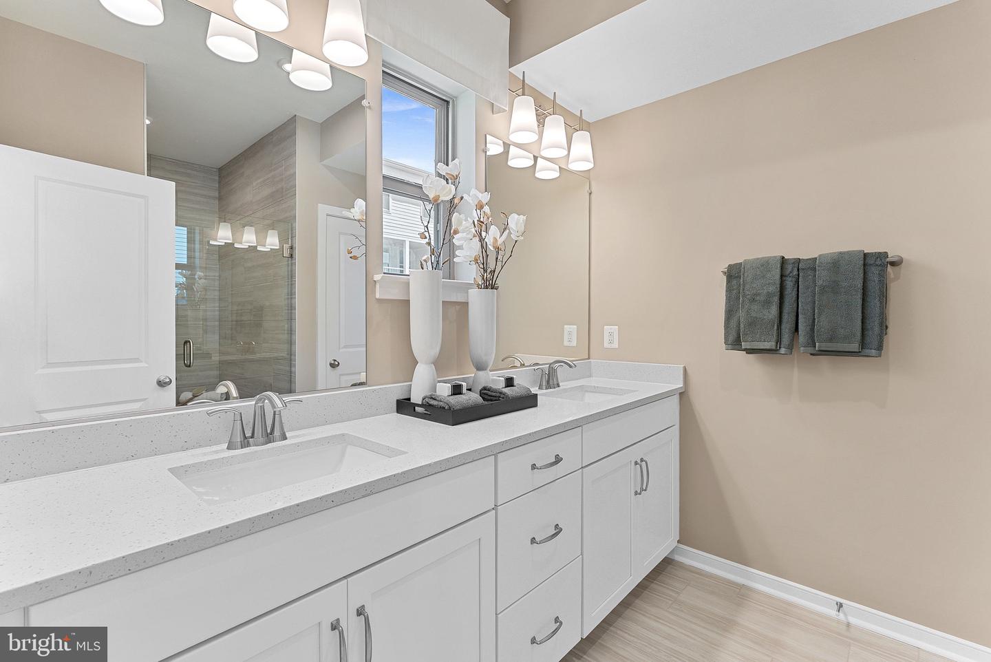 6 Sepia Sq #mo Property Photo 9