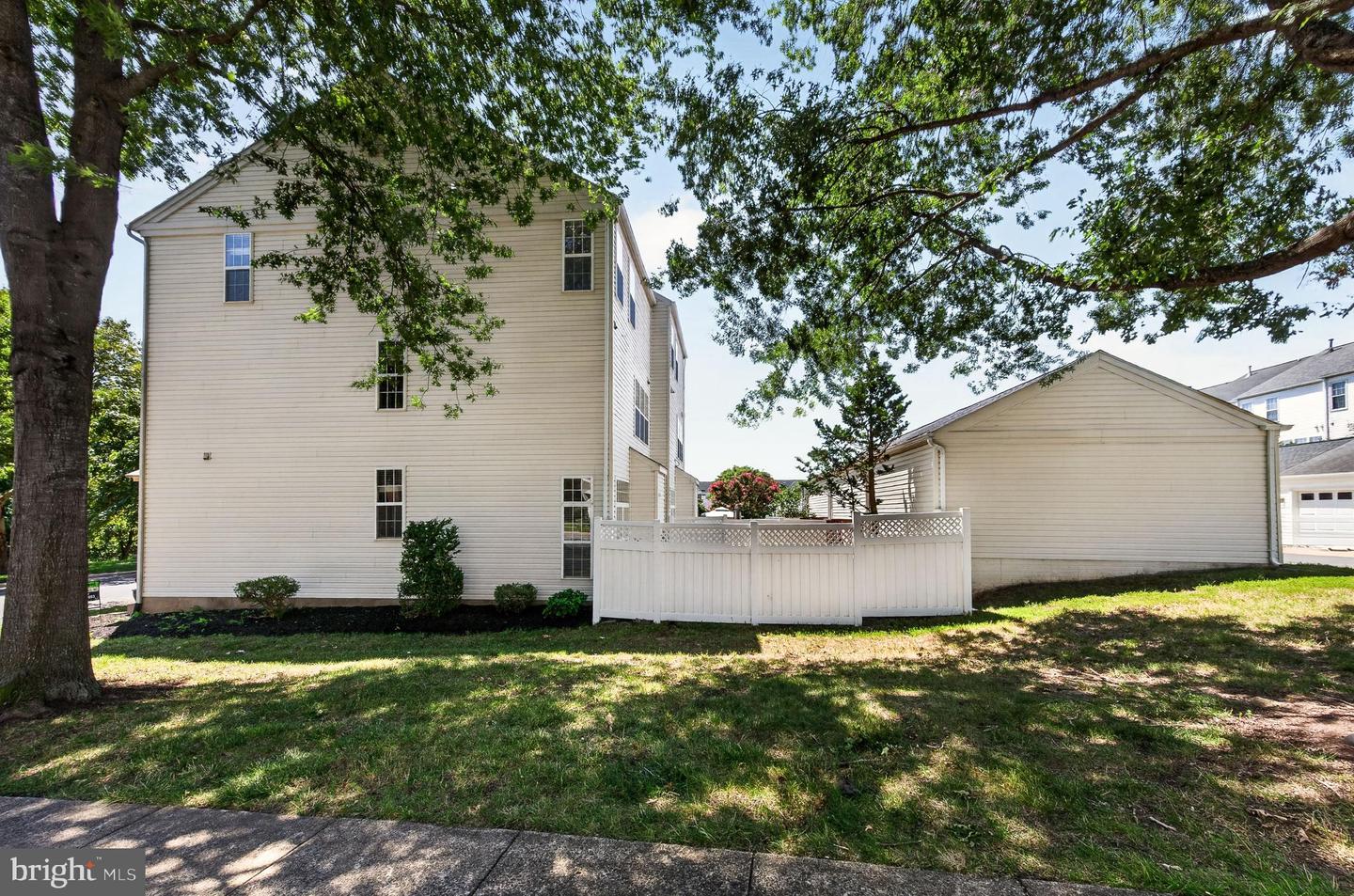 26025 Murrey Dr Property Photo 2