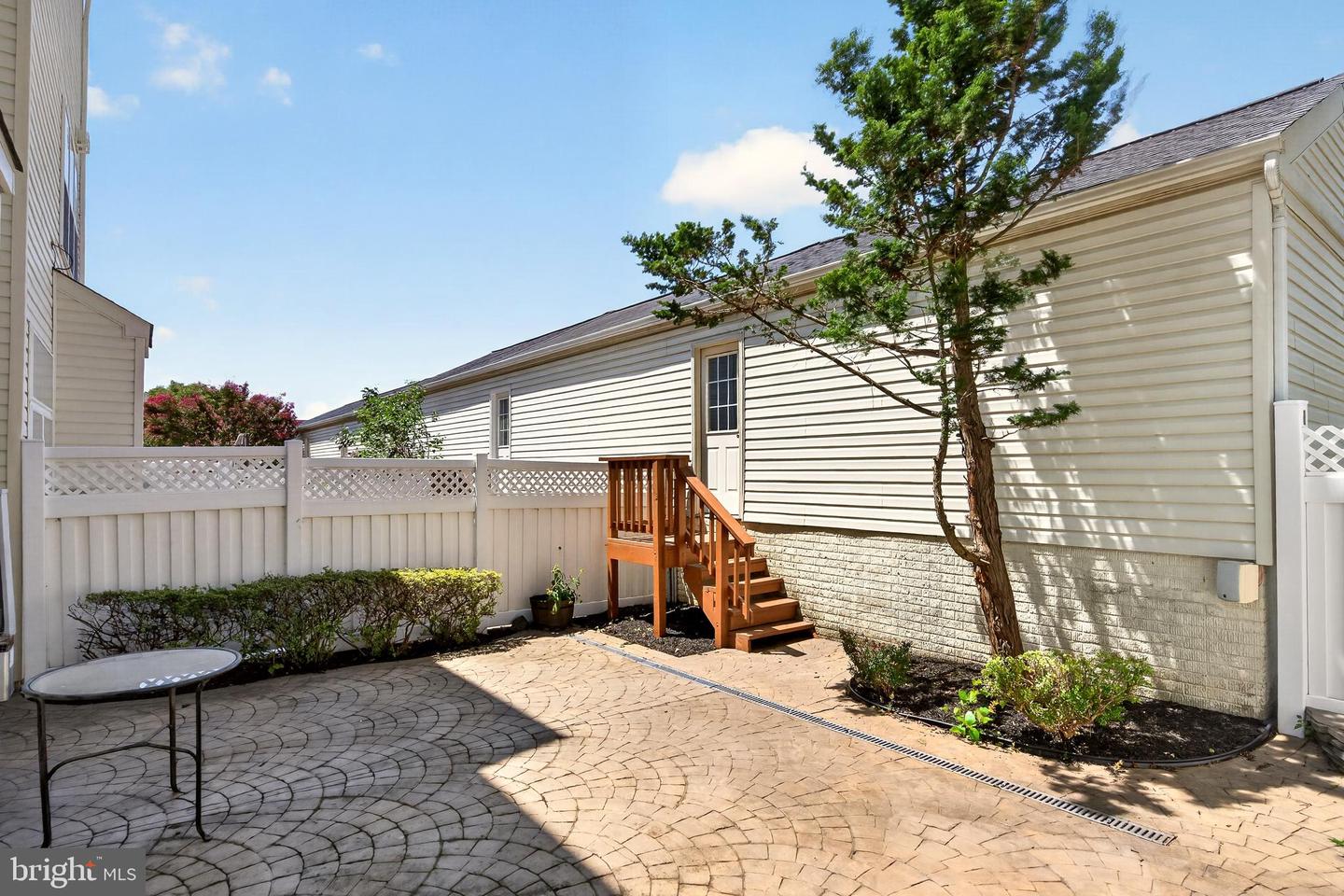 26025 Murrey Dr Property Photo 6
