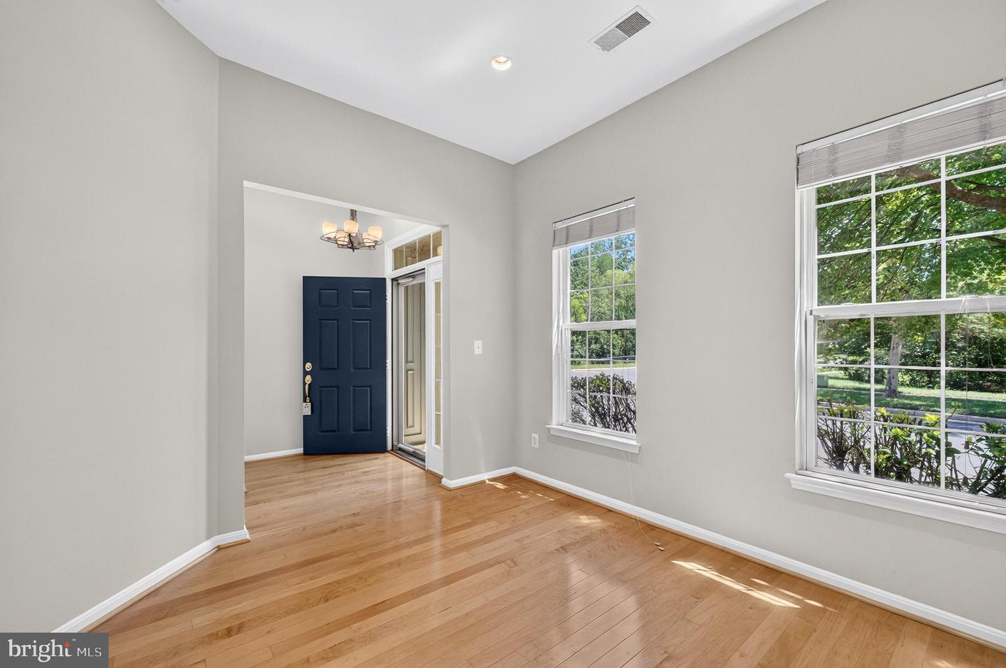 26025 Murrey Dr Property Photo 10