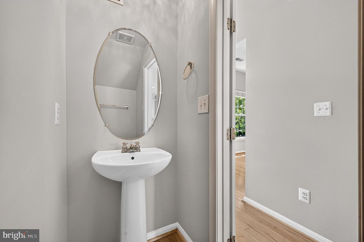 26025 Murrey Dr Property Photo 11