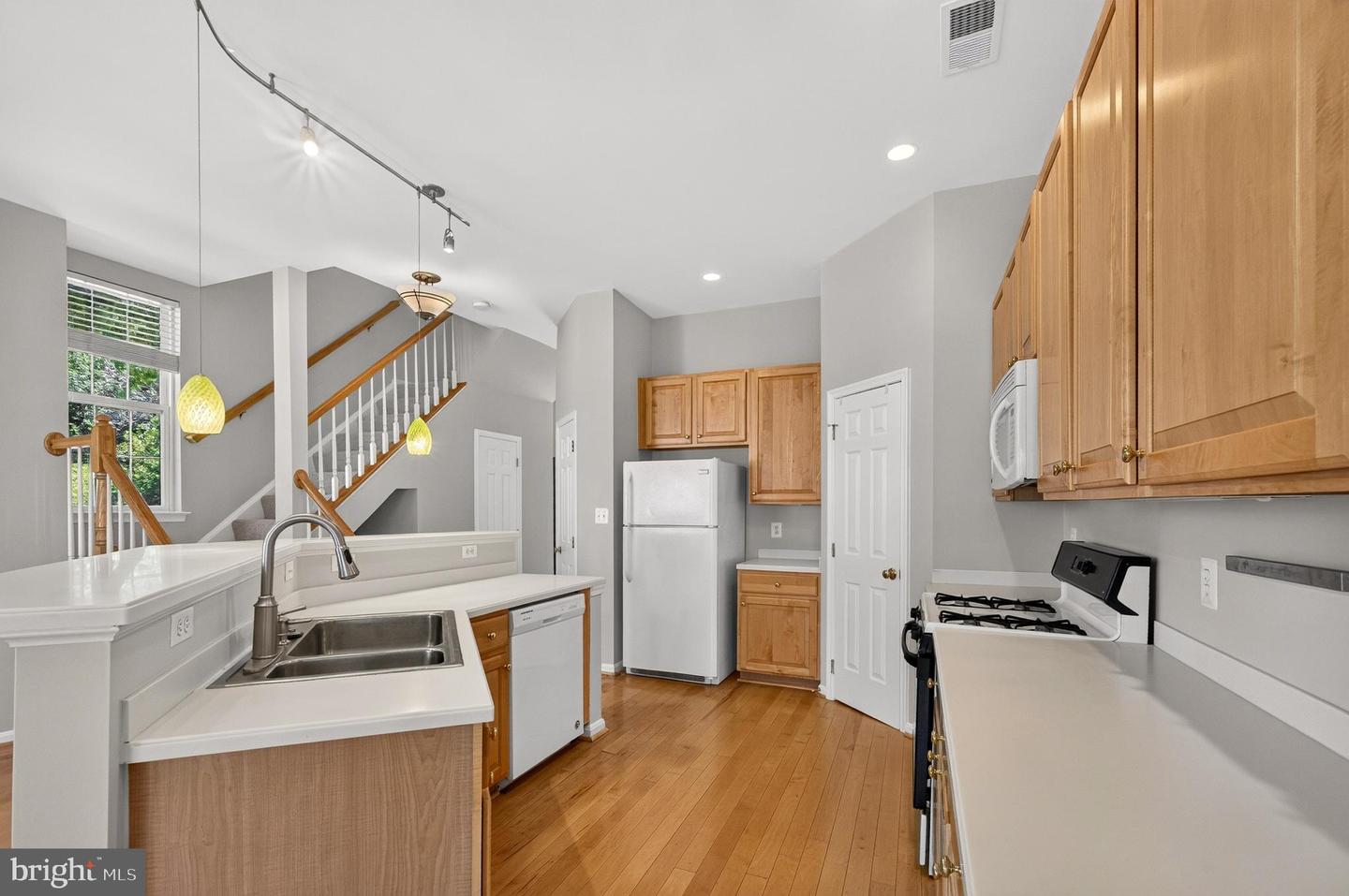 26025 Murrey Dr Property Photo 16