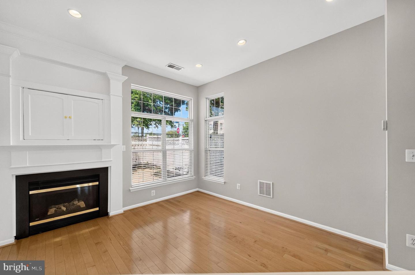 26025 Murrey Dr Property Photo 23