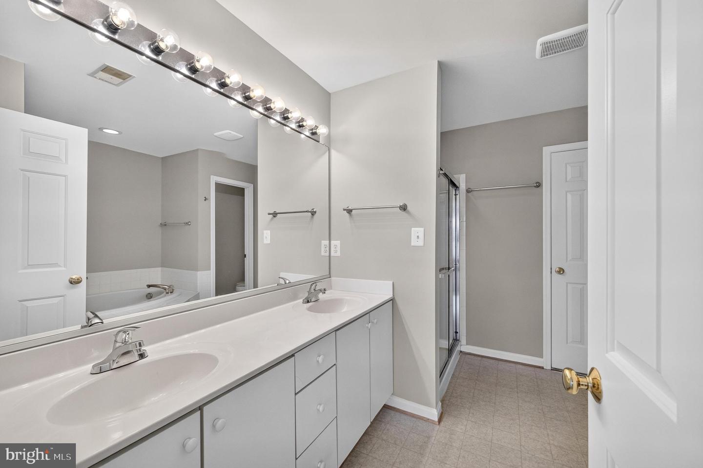 26025 Murrey Dr Property Photo 32