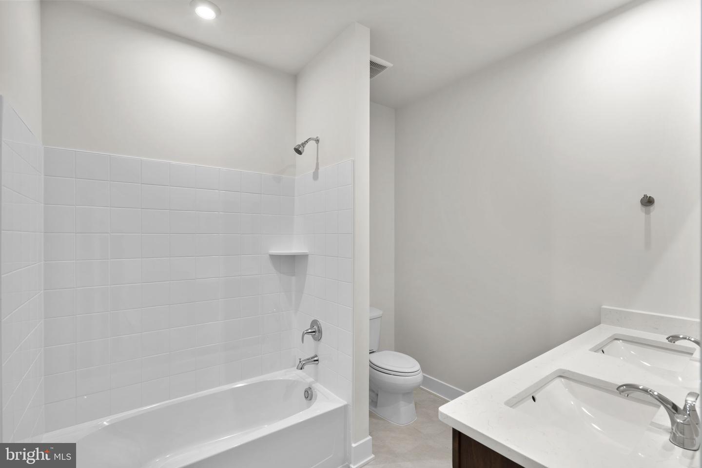 1 Picasso Sq #turner 22-f2-rt Property Photo 18