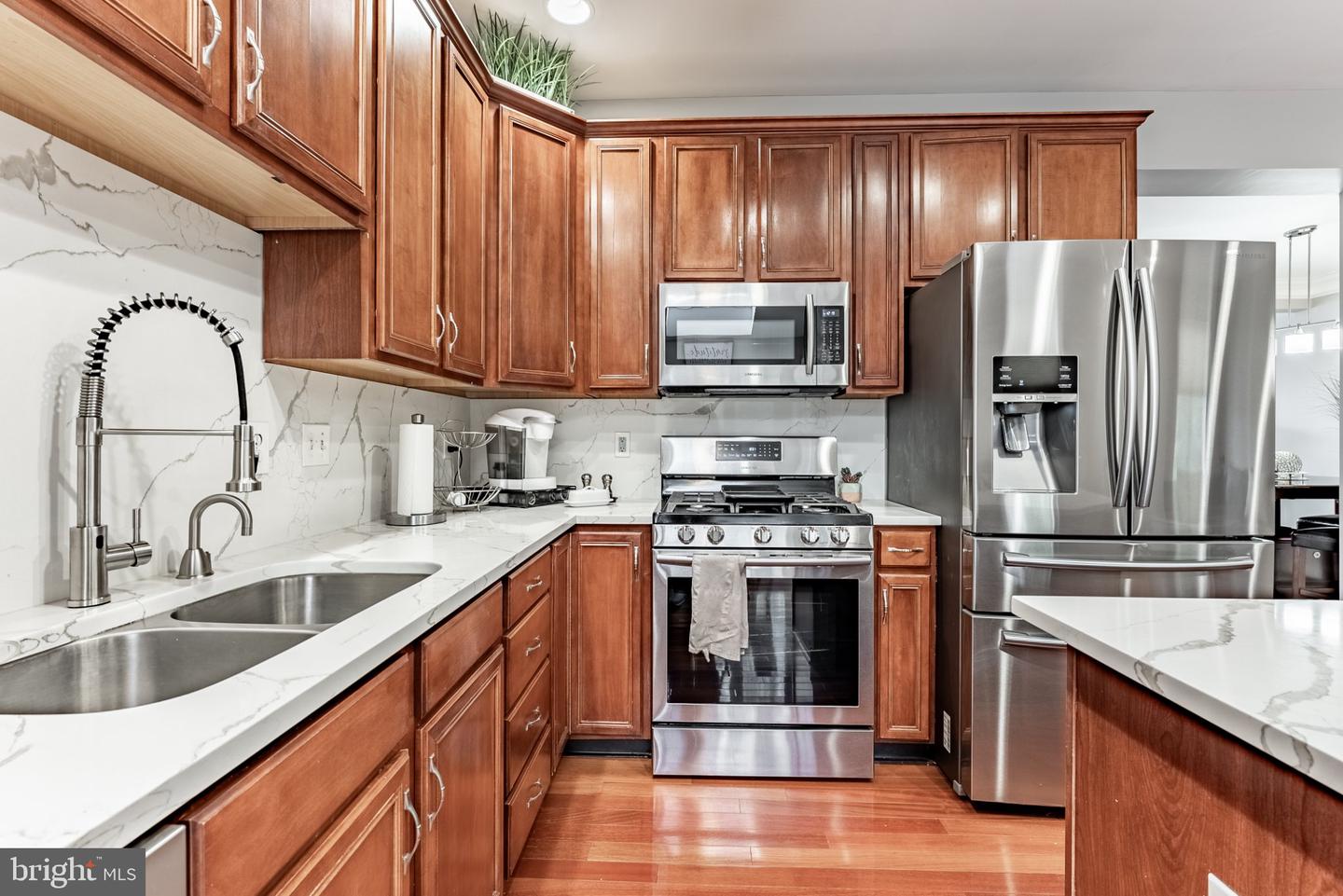 43738 Clemens Ter Property Photo 3