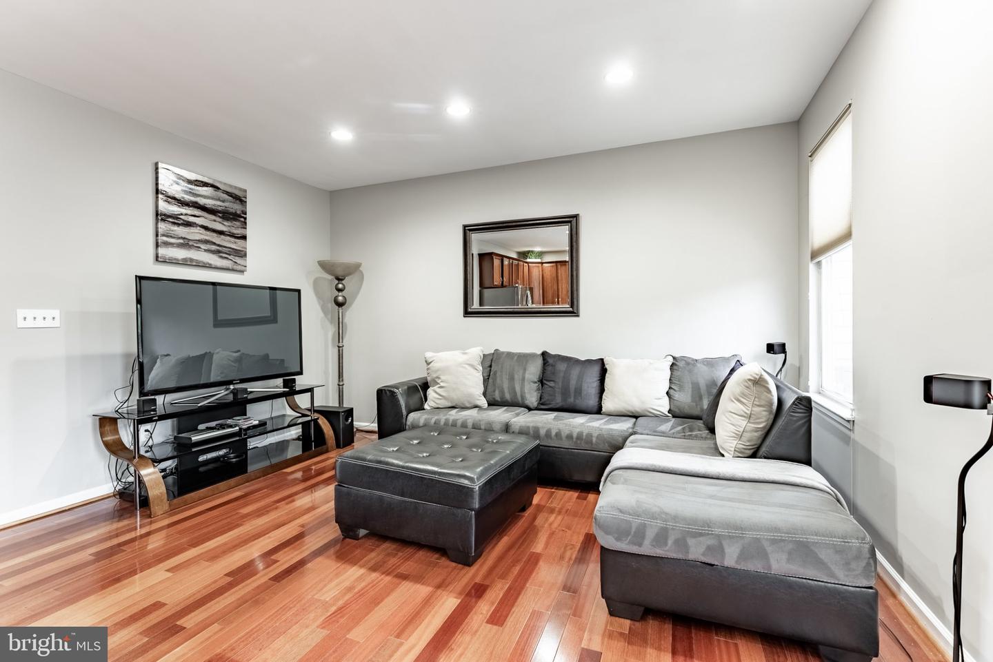 43738 Clemens Ter Property Photo 7