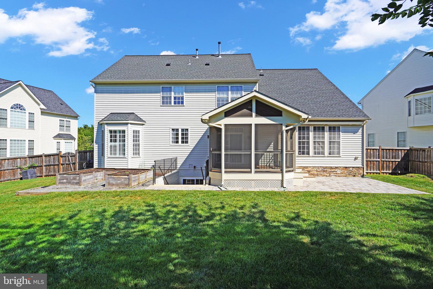 45917 Pullman Ct Property Photo 2