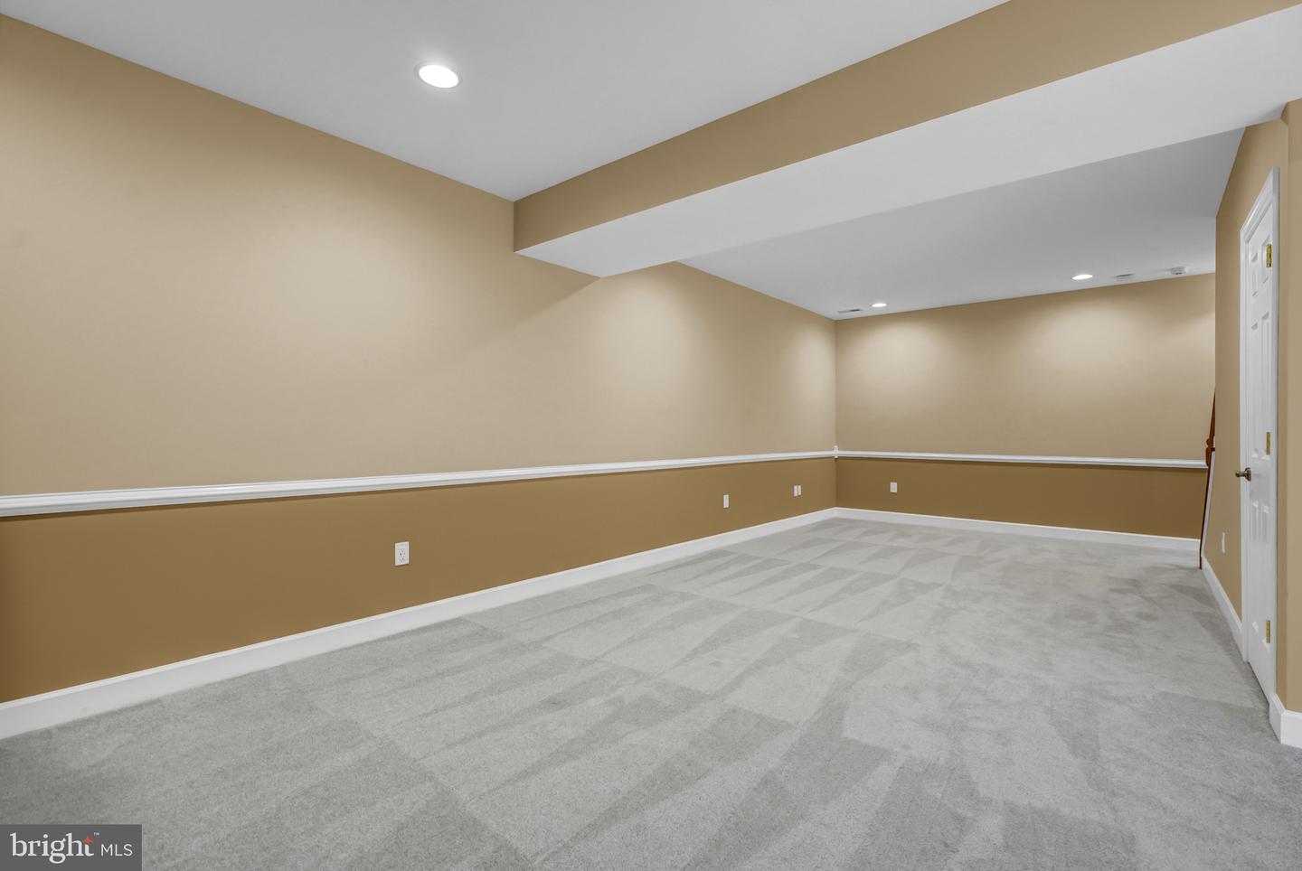 45917 Pullman Ct Property Photo 36