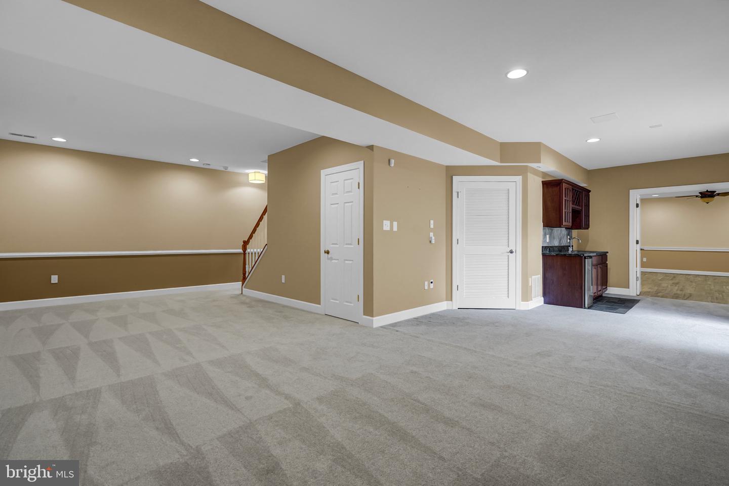 45917 Pullman Ct Property Photo 38