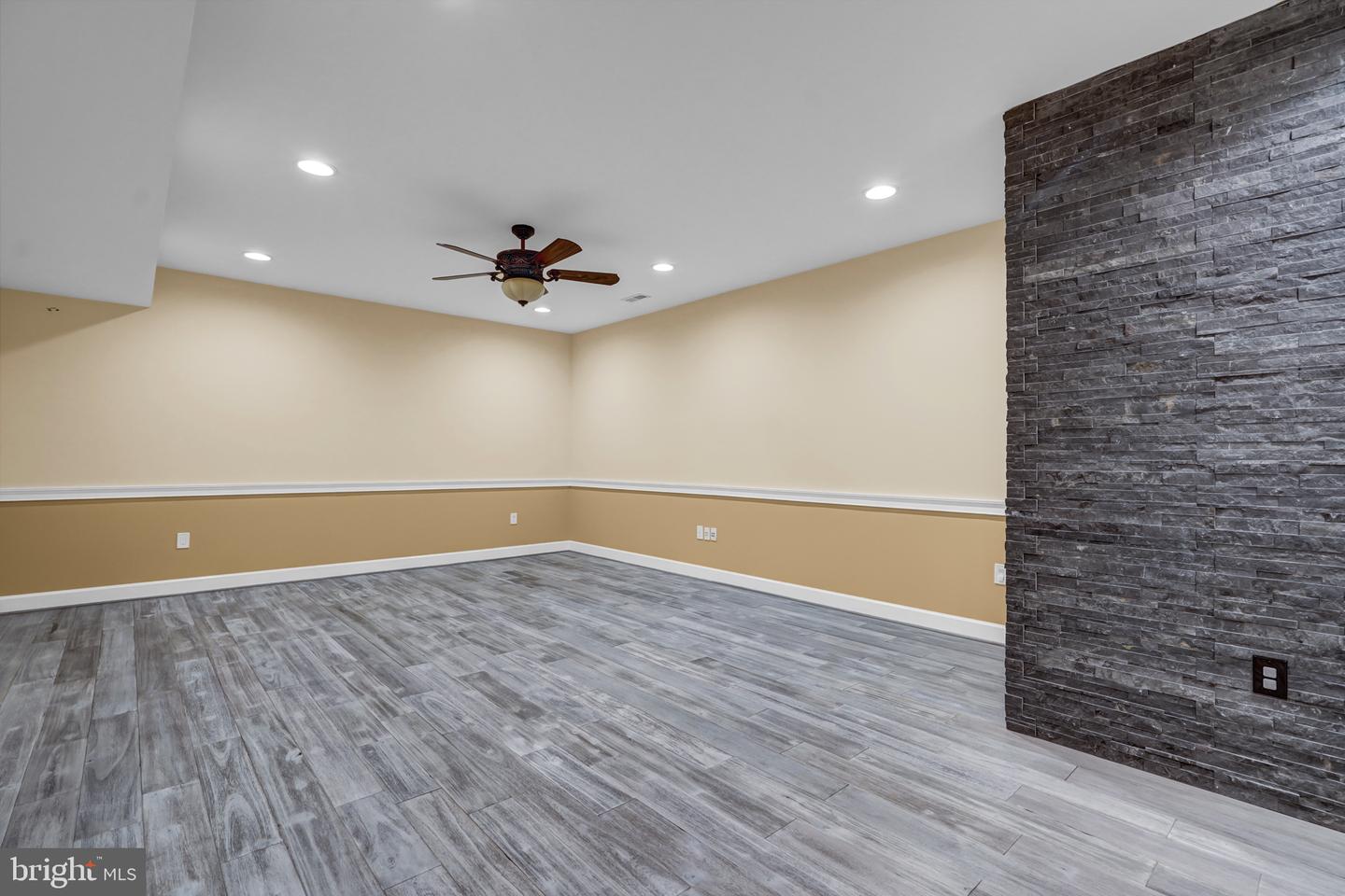 45917 Pullman Ct Property Photo 44