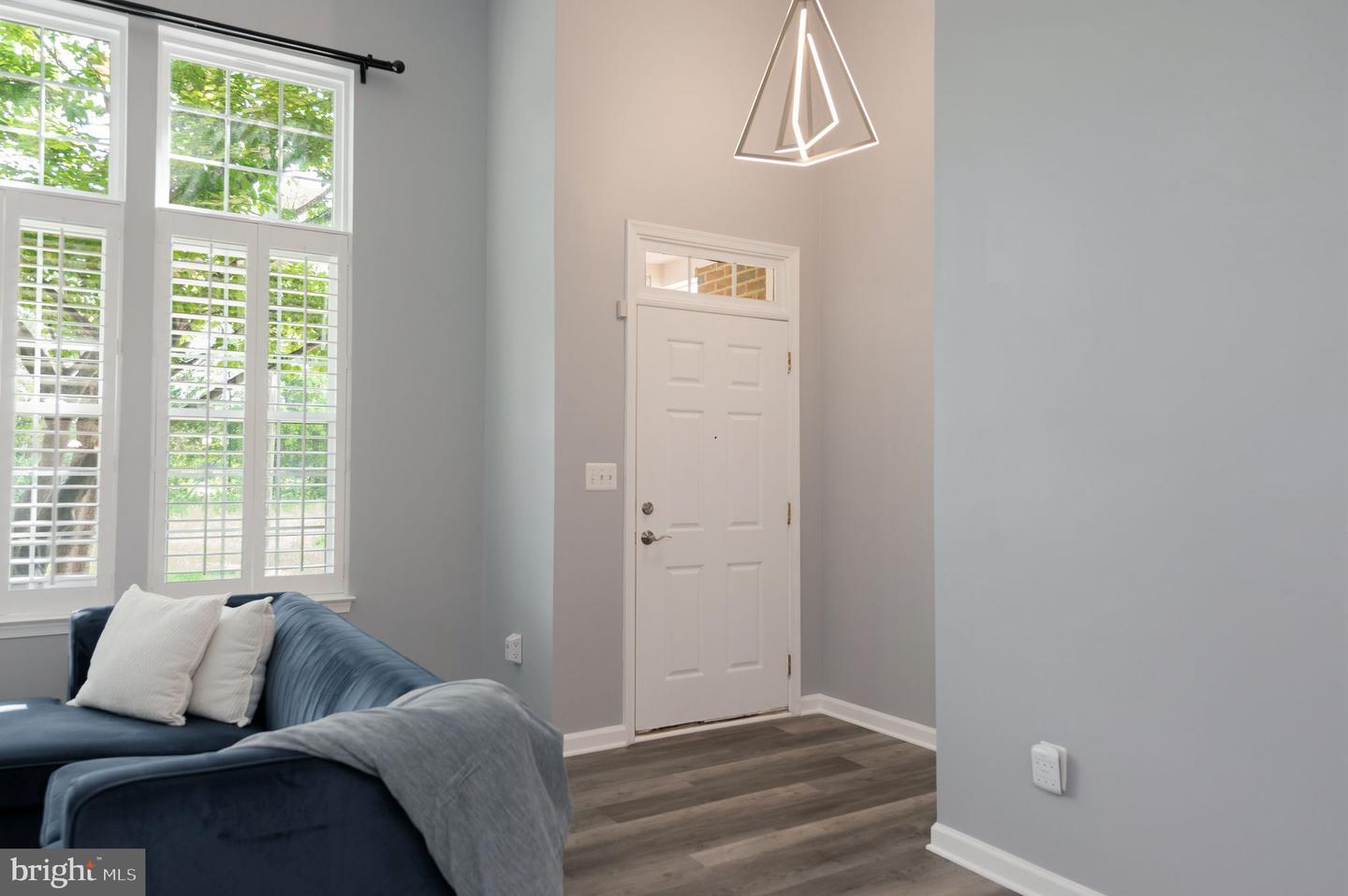 42289 Onyx Ter Property Photo 5