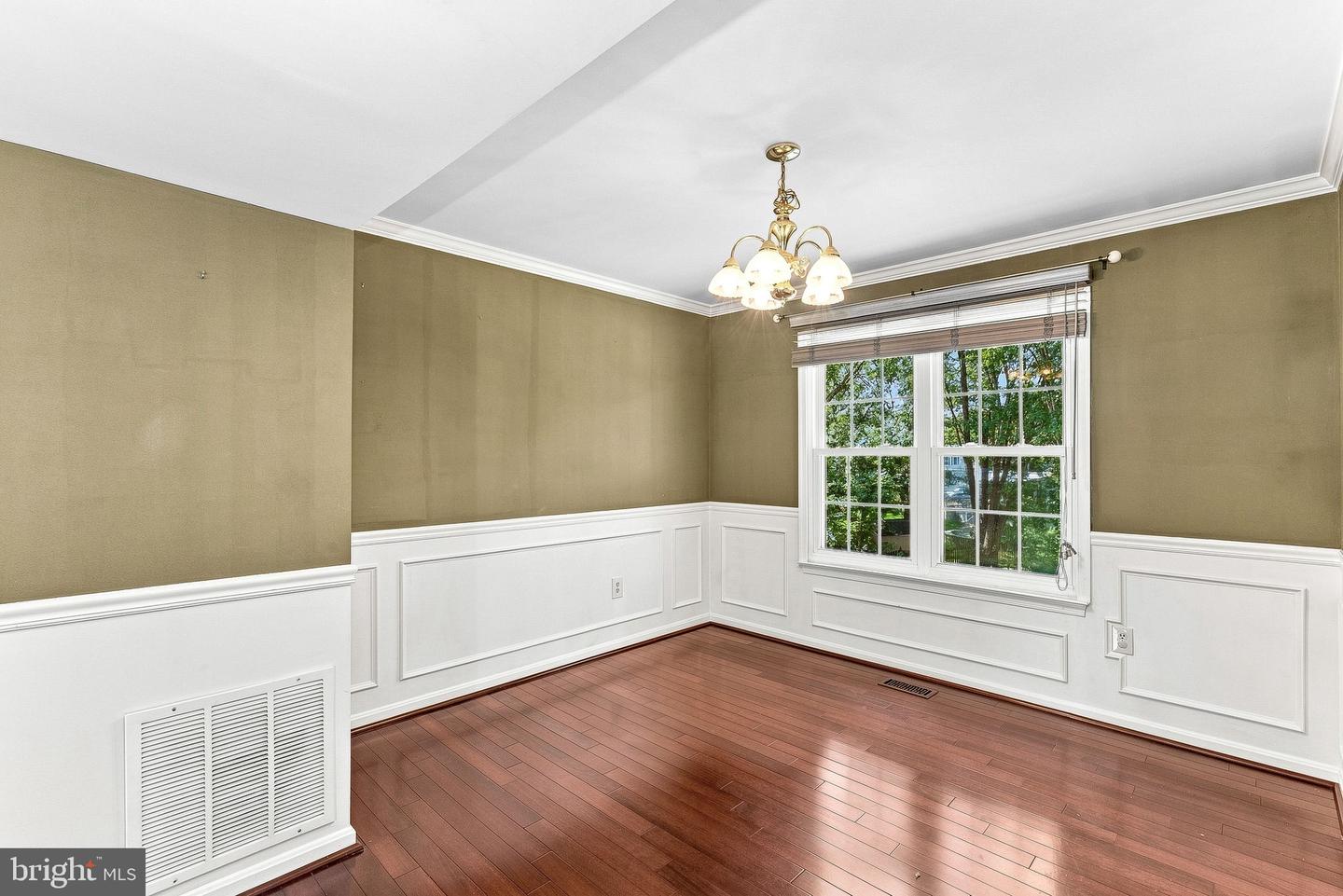 10163 Yorktown Way Property Photo 10