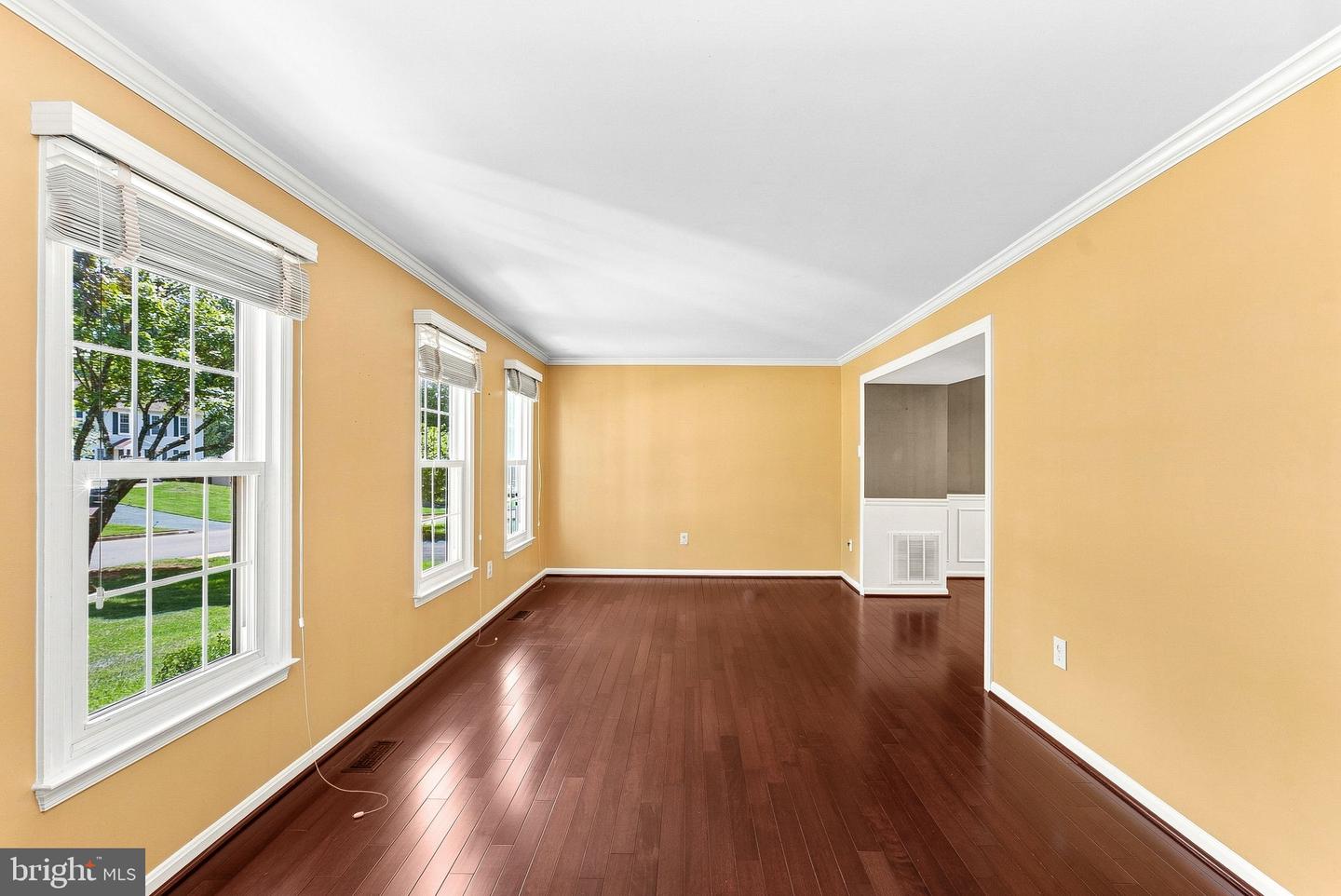10163 Yorktown Way Property Photo 12