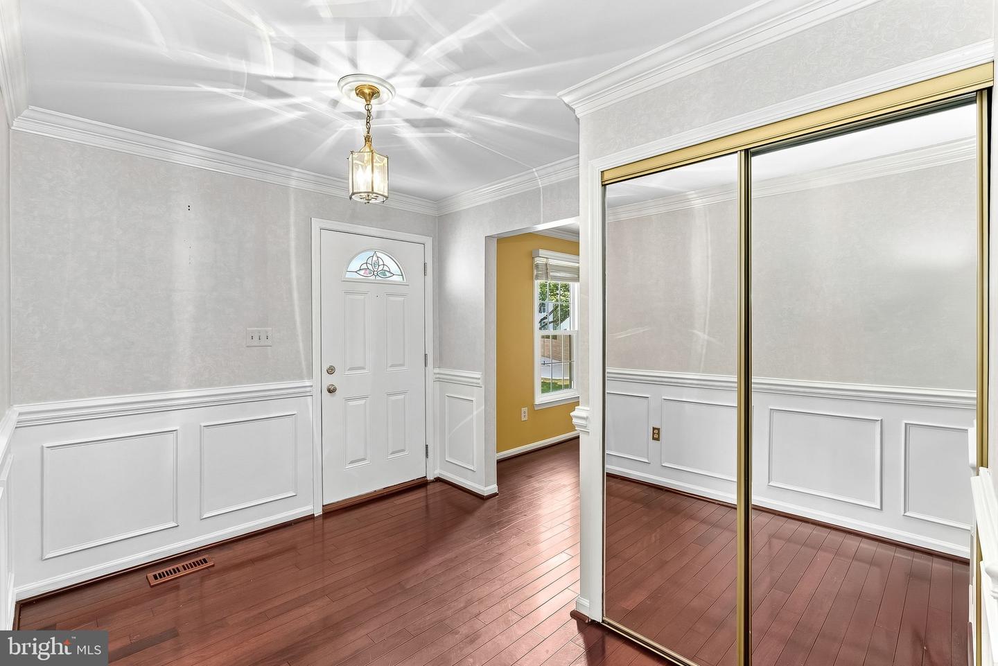 10163 Yorktown Way Property Photo 20