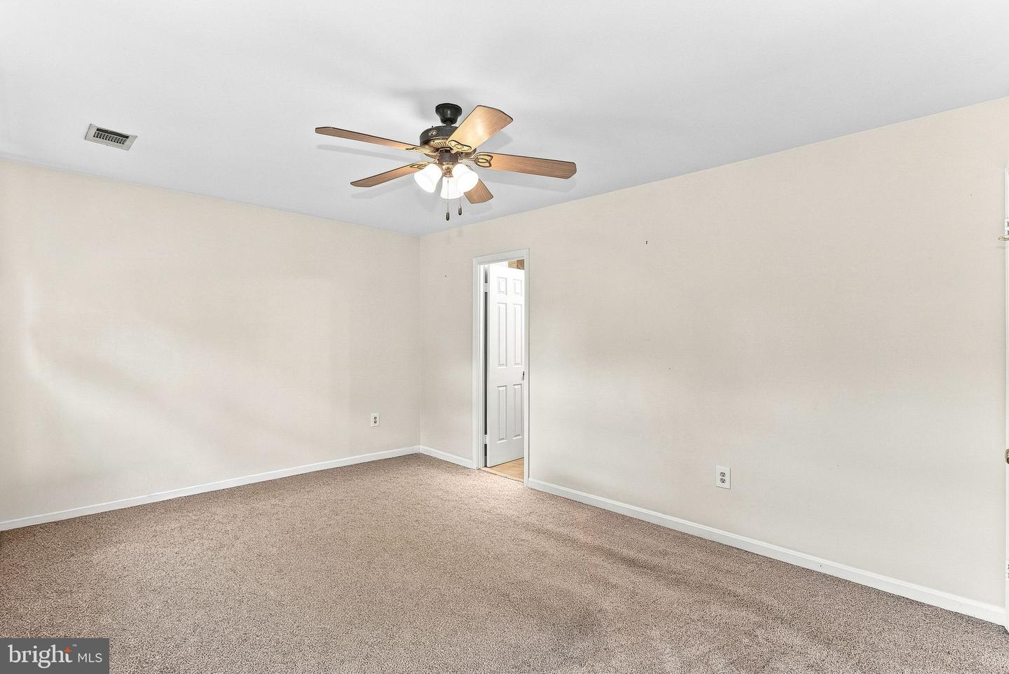 10163 Yorktown Way Property Photo 26