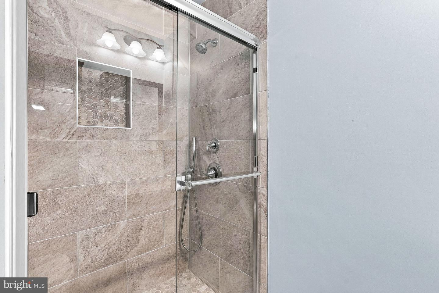 10163 Yorktown Way Property Photo 28