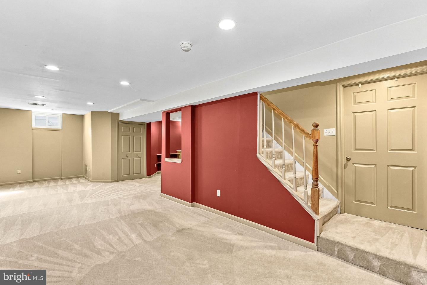 10163 Yorktown Way Property Photo 34