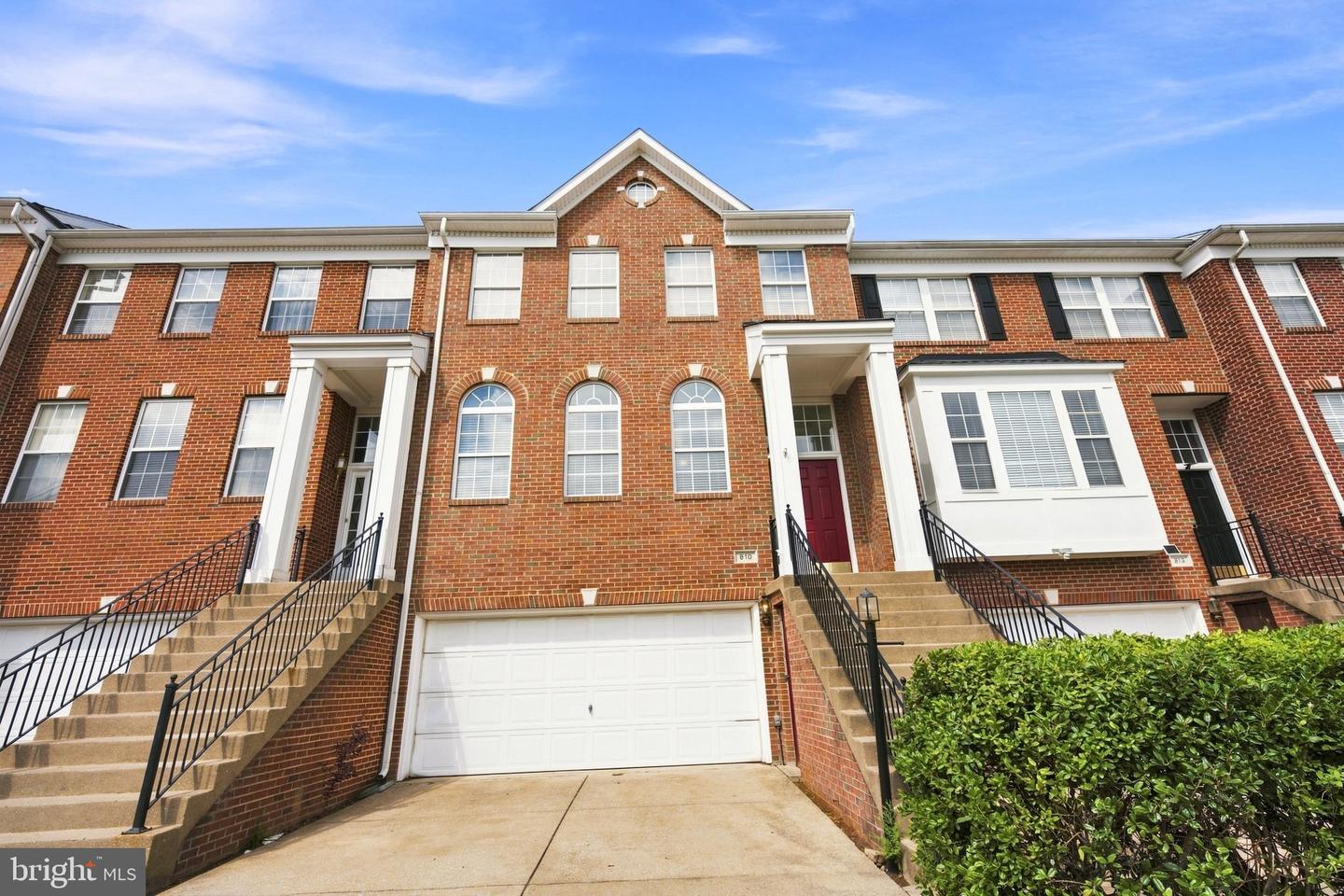 810 Sydney Ter Ne Property Photo 1