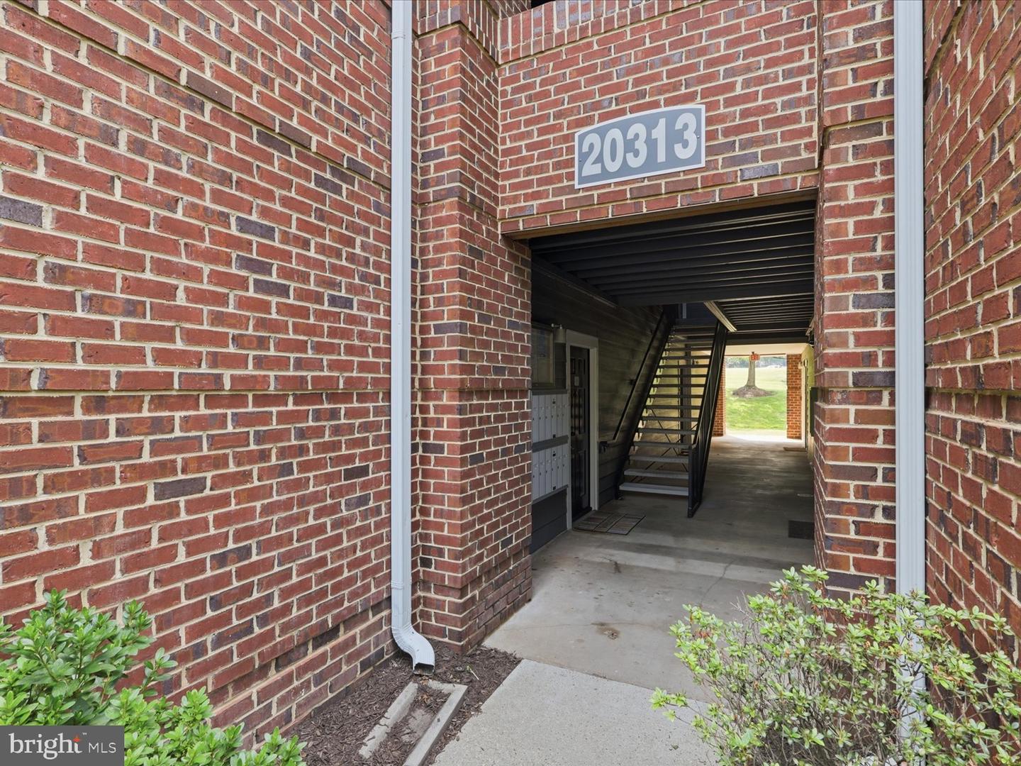 20313 Beechwood Ter #101 Property Photo 26