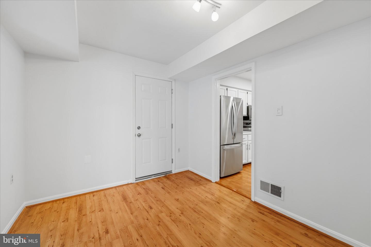 706 Edwards Ferry Rd Ne Property Photo 11