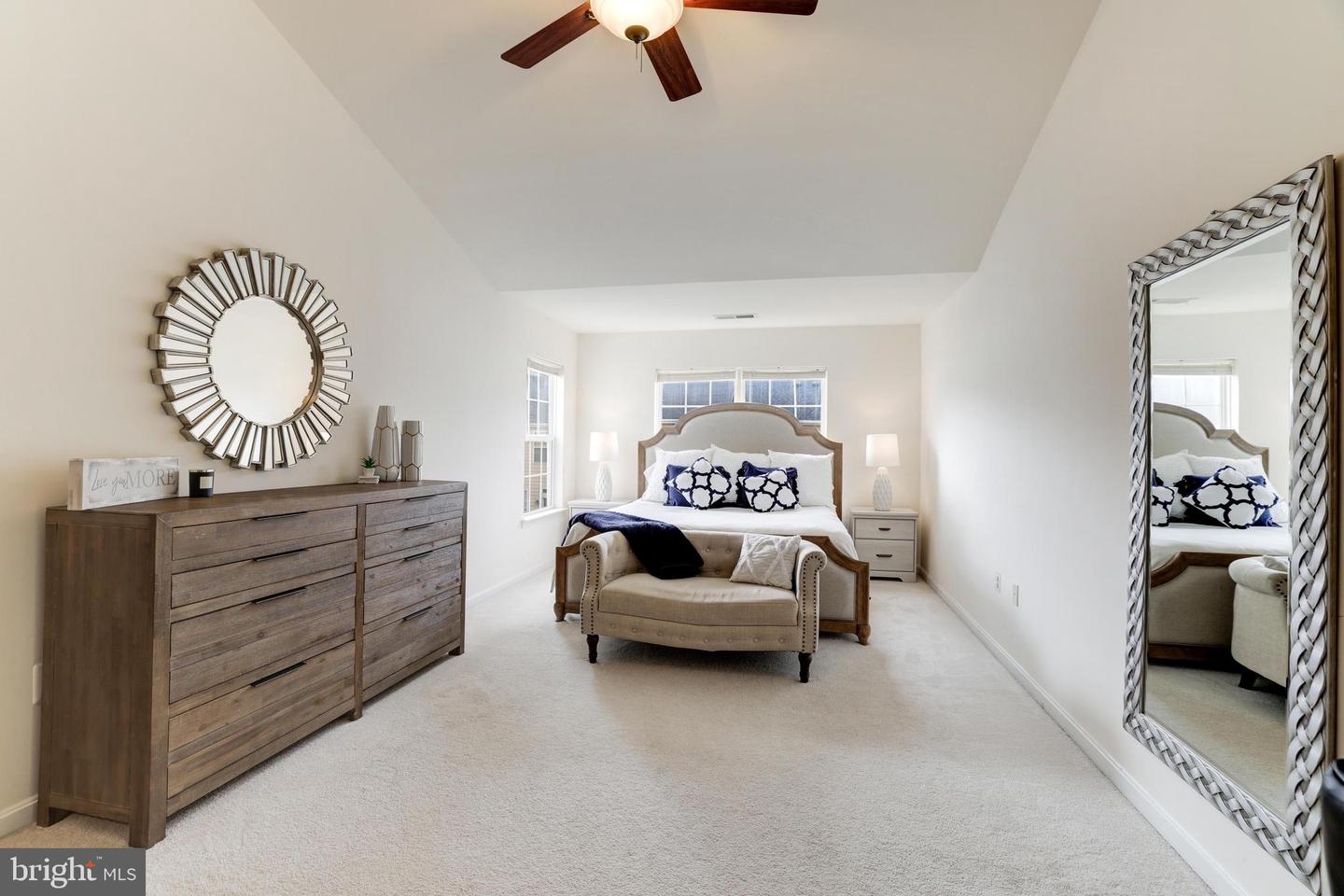 575 Edmonton Ter Ne Property Photo 17