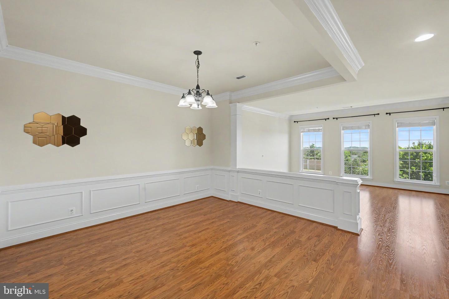 20656 Sibbald Sq Property Photo 10
