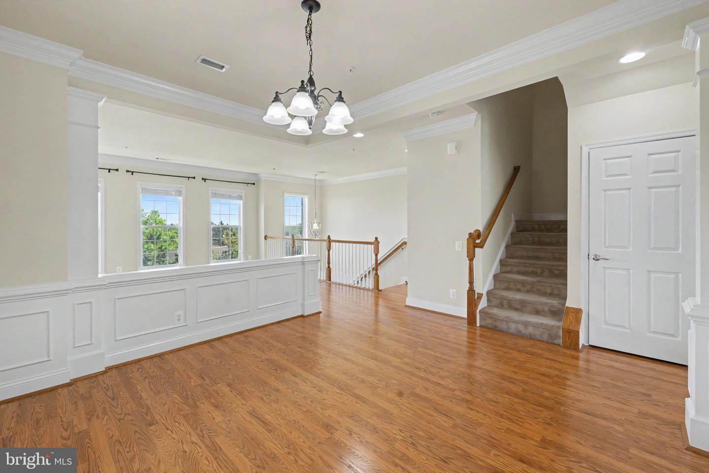 20656 Sibbald Sq Property Photo 11