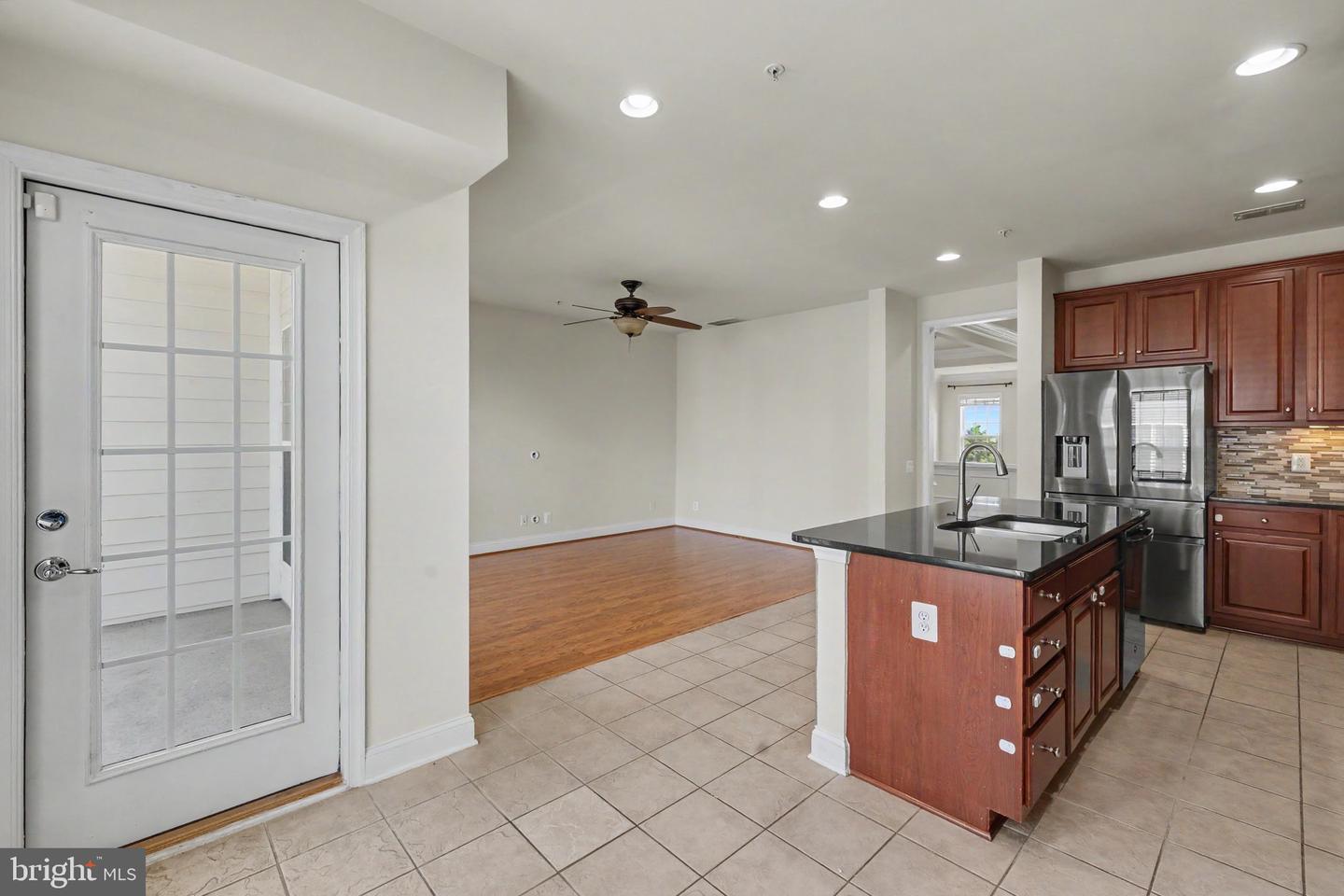 20656 Sibbald Sq Property Photo 18